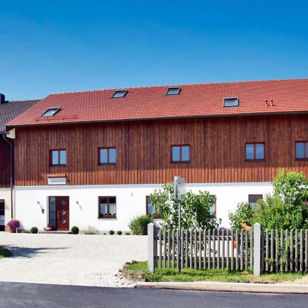 Pension Kramerhof, hotel v destinaci Taufkirchen