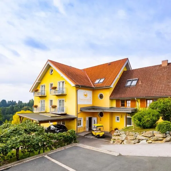 Golf & Thermenland Sonnenpension Frühstückshotel Burgauberg Stegersbach, ξενοδοχείο σε Stegersbach