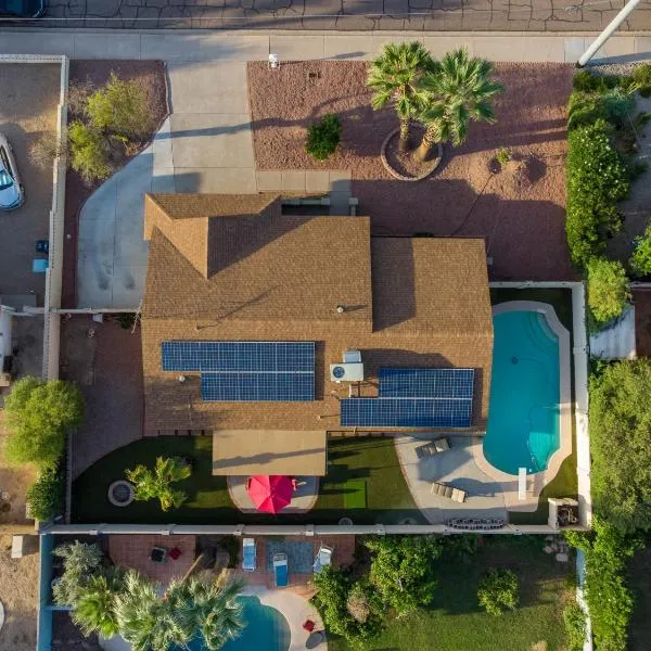 3bdr Remodeled Scottsdale Desert Pool Oasis and Entertainment, hotel in Phoenix