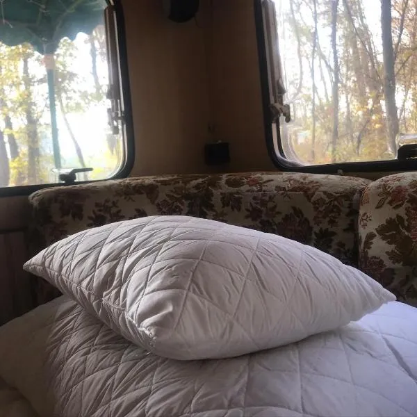 Tisza beach Wild Camping 2, ξενοδοχείο στο Σέγκεντ