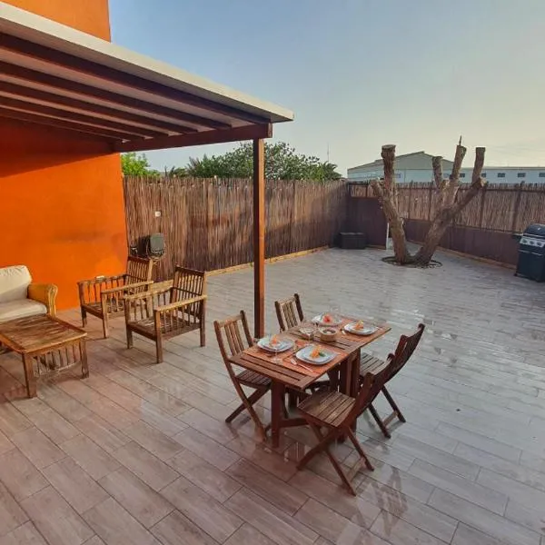 Romántico apartamento, piscina y BBQ en Playa La Tejita, hotel di El Medano