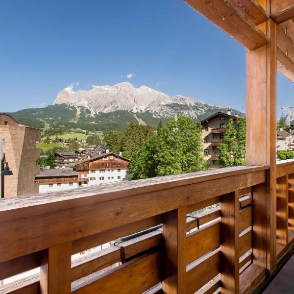 Radisson Residences Savoia Palace Cortina d’Ampezzo, hotel in Cortina dʼAmpezzo