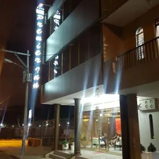 Hotel Premier Inn, hotel v destinaci Manta