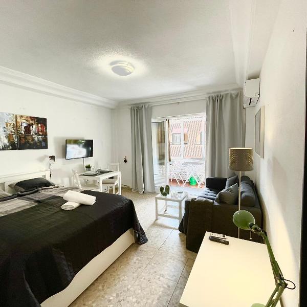 Fuengirola, Los Boliches - Nice Studio Right on the Beach.