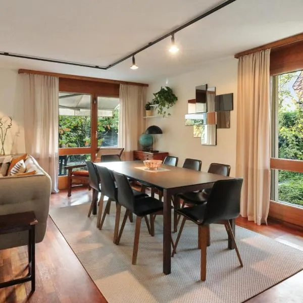 Magnifique villa proche du lac de Morat, hotel in Murten