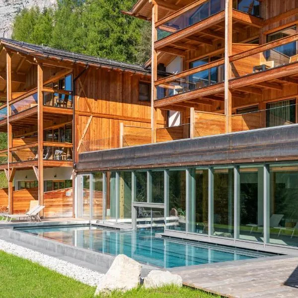 Dolomiti Lodge Alverà, hotel a Cortina dʼAmpezzo
