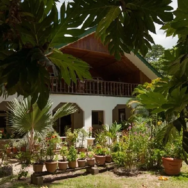 Jeanny's Apartment、Grand'Anse Praslinのホテル