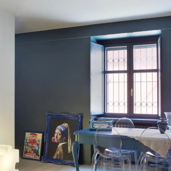 Casa da Gio', incantevole, nel cuore di Alba, con posto auto gratuito., hotel v Albě