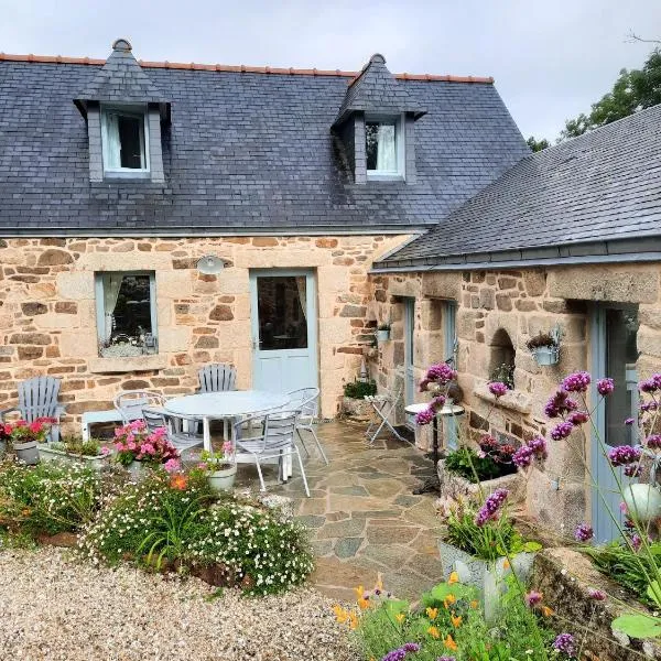 Maison accueillante à Cléden-Cap-Sizun avec jardin clos, hotel in Cléden-Cap-Sizun