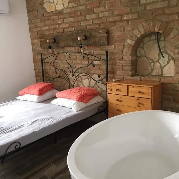Cuki Apartmanok, hôtel à Dombóvár