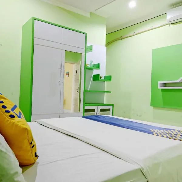 Radio Backpacker Guesthouse Syariah, hotel en Bandung