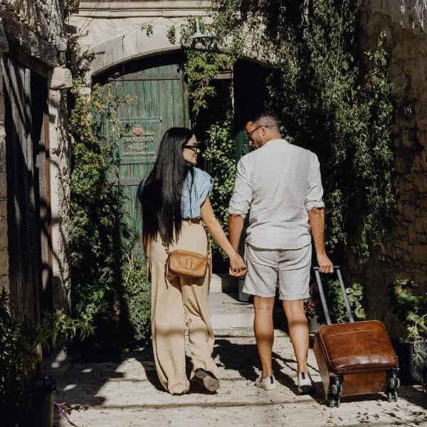 Oinou Strata - Adults Only, hotel v destinaci Vouni