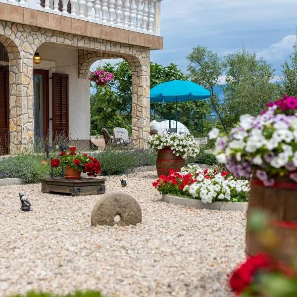 Apartment Dean, hotel v destinaci Klimno