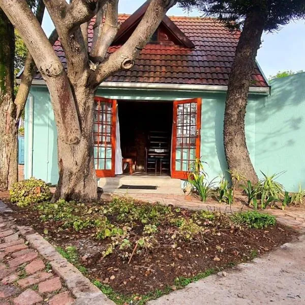 Cozy Cottage +/- 500m from the beach, hotel a Ciutat del Cap