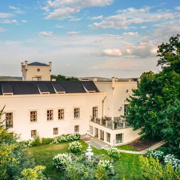 Hotel & Restaurant Chateau Trnová, hotell i Trnowa