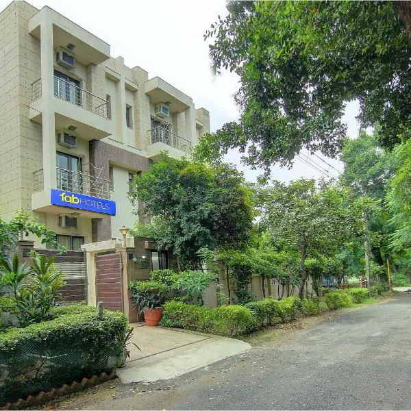 FabHotel Phoenix Hospitality，位于古尔冈的酒店