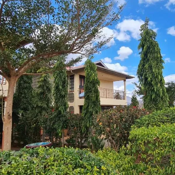 Desa Homes, hotel in Voi