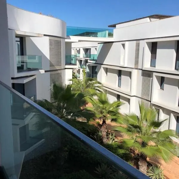 Luxury Anfaplace Living Resort, хотел в Казабланка