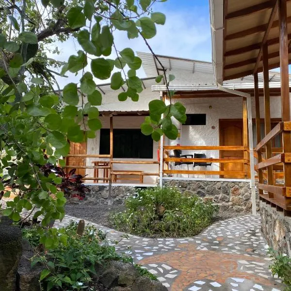 La Peregrina Galapagos B&B，阿約拉港的飯店