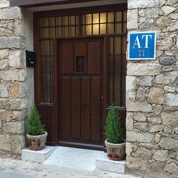 Apartamentos El Arenal, hôtel à Acebo