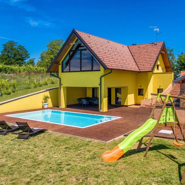 Nice Home In Selnica With 2 Bedrooms, Sauna And Private Swimming Pool