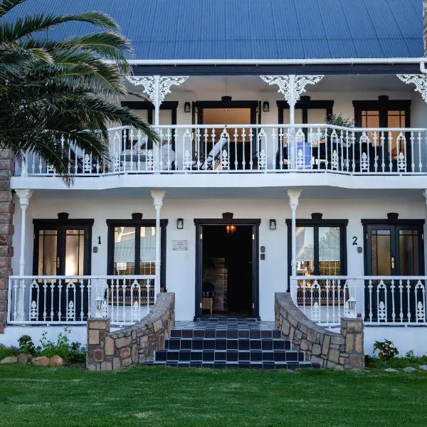 Villa Le Roc Kleinmond Accommodation, hotel in Kleinmond