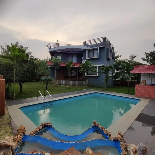 Karjat - 3 BHK Private Bungalow with Private Pool & Garden, hotel v destinaci Karjat