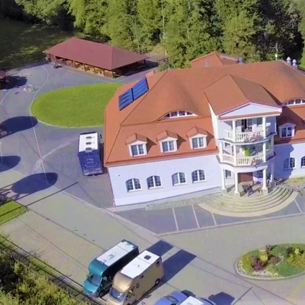 Dwór Maria Antonina, hotel in Strzyżów