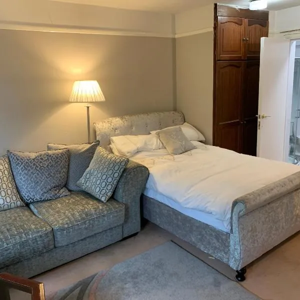 Debbie’s Digs, Hotel in Ashford