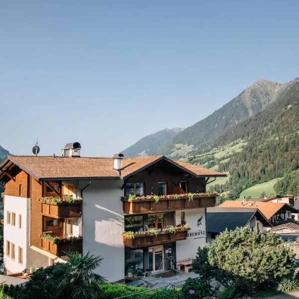 Hotel Wildschütz, hotel v destinaci San Leonardo in Passiria