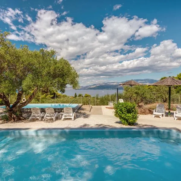 ウォーターマンビーチビレッジ（Waterman Beach Village）、スペタルのホテル