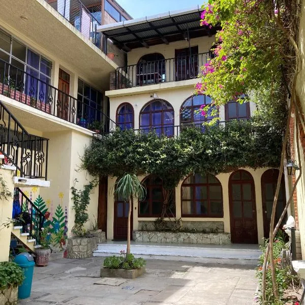 Kasa Kiwi Hostel & Travel Agency, hotel in Quetzaltenango