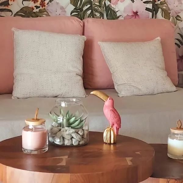 Loutraki Pinky Pearl, hotel in Loutraki