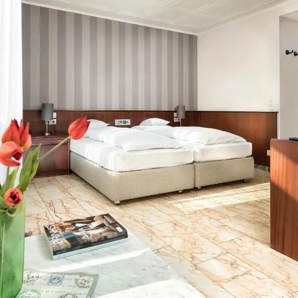 Hotel Harheimer Hof, hotel a Francoforte sul Meno