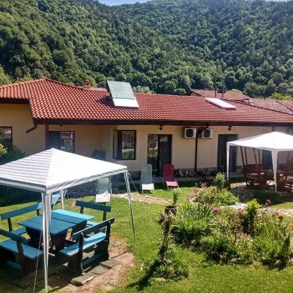 КръчмЪ При Байката, hotel i Ribarica