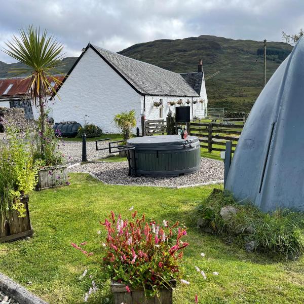 Garrison Of Inversnaid Farm with Hot Tub