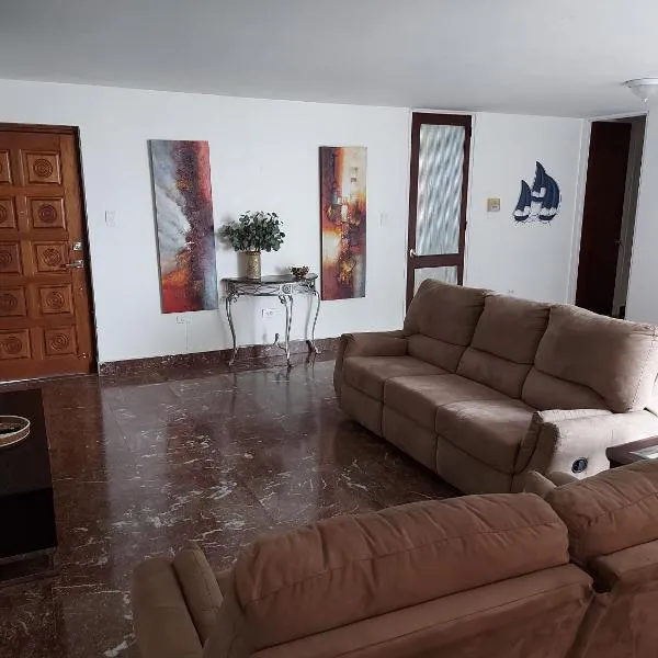 Condado San Juan Prime location 5minsWalk To Beach, hotel in San Juan
