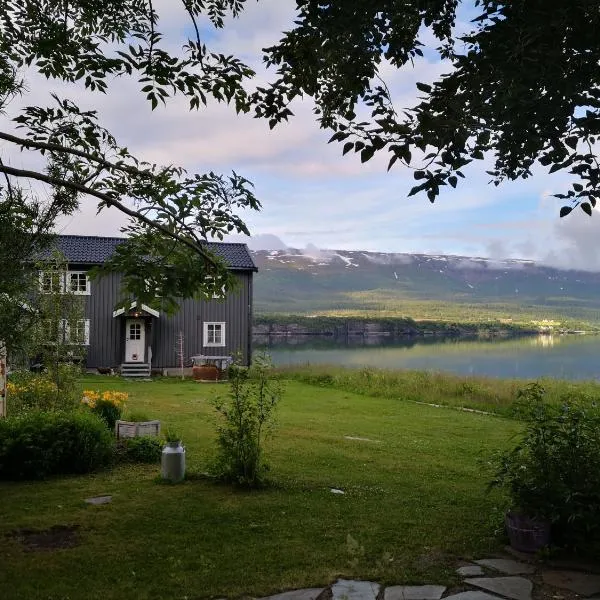 Aline's Stue, B&B Utskarpen, Hotel in Fuglstad