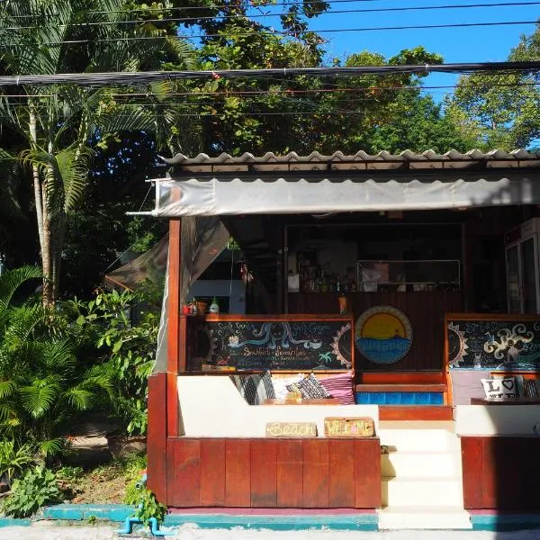 Sundaze Samet Hostel & Hangout，位于沙美岛的酒店