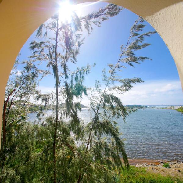 2 Bedroom Apt with Breathtaking view, Oyster Pond