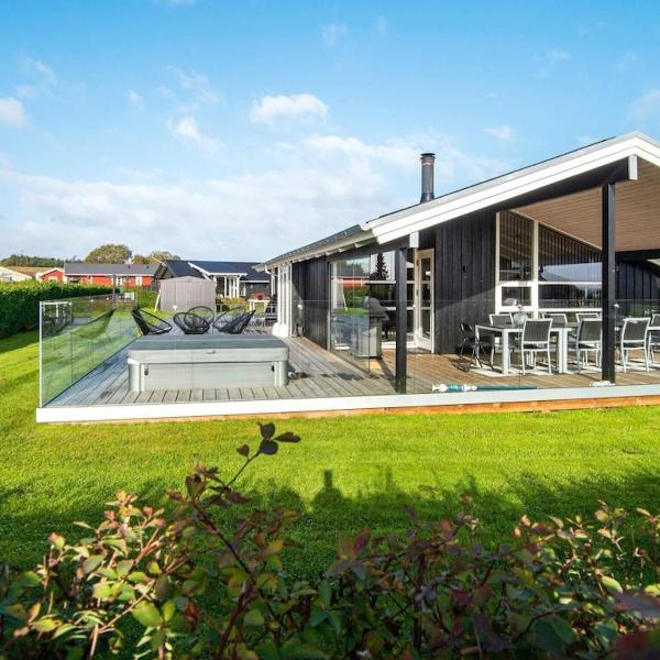 8 person holiday home in Juelsminde