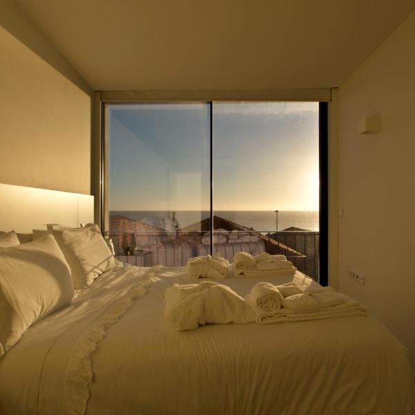 Boutique Rentals- Bliss By The Sea Apt- Ocean views in Foz Beach