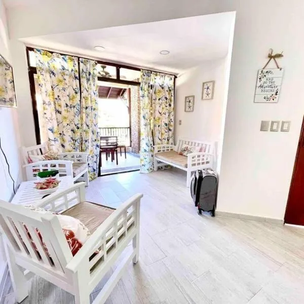 Las Terrenas beachfront 2 bedrooms condo with pool, hotel in Las Terrenas