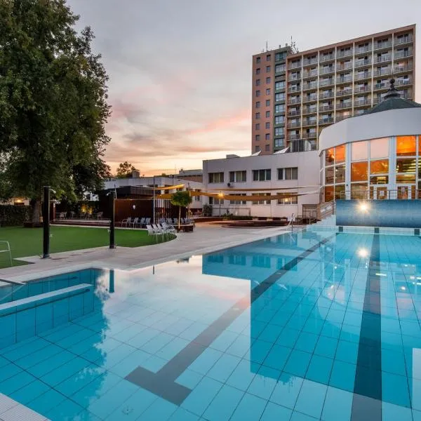 Hotel Barátság, hotel in Hajdúszoboszló