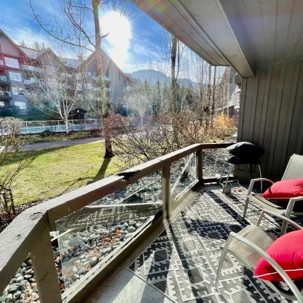 Best ski in ski out condo at Whistler, hotel v destinaci Whistler