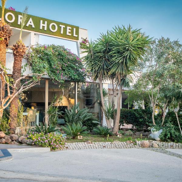 Flora Hotel