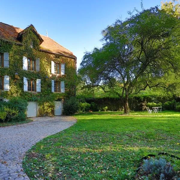 Le Domaine de Moroges、Morogesのホテル