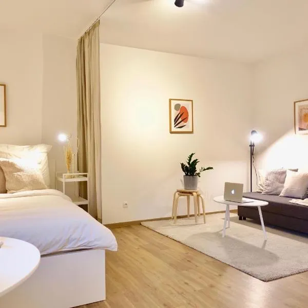 NEU - gemütliches und modernes Apartment mit Stellplatz, hotel en Coblenza