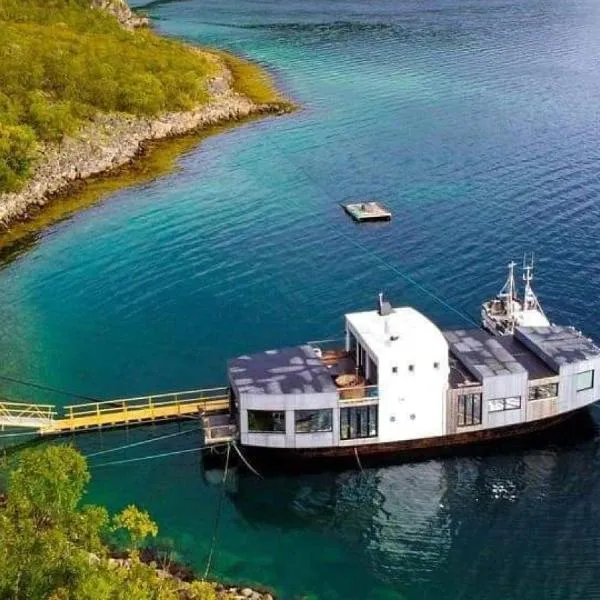 Volda Floating Home, ξενοδοχείο σε Kvaløya