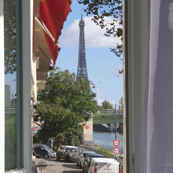 Loft 5 places with view on Eiffel Tower